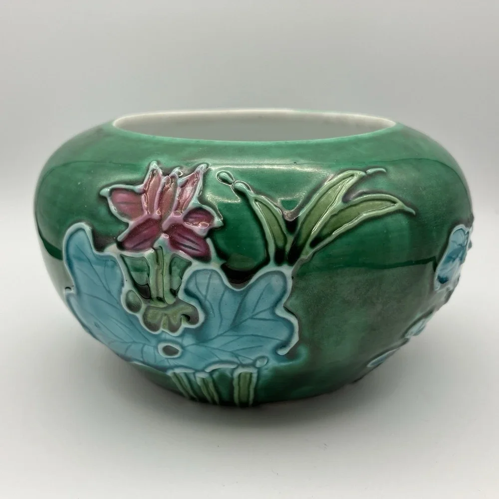 Chinese Fahua-Style Relief Porcelain Bowl w/ Crane &‎ Lotus - Kangxi Mark